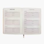 Agenda libro 2026 Planifesting rosa queen sección hoja de ruta para metas anuales