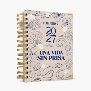 agenda de pasta dura Planifesting 2027 beige "Una vida sin prisa" de frente con conchas y flores azul marino