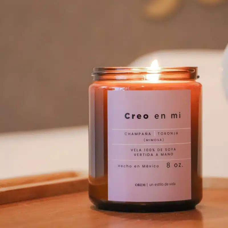 Vela aromática OREM Creo en mí, ideal para un ambiente fresco y burbujeante con notas de champaña y toronja
