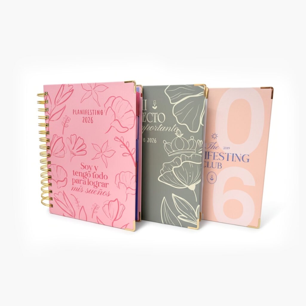 Agendas espiral Planifesting 2026 rosa con flores, rosa con morado y verde con diseños únicos