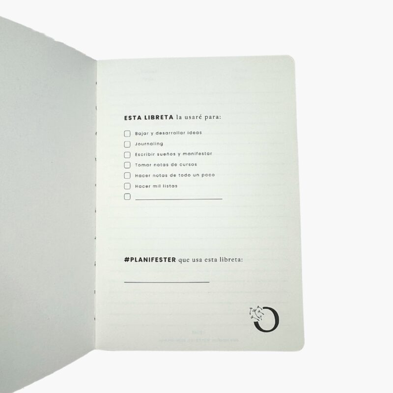 Página de libreta con lista de posibles usos como journaling, tomar notas, escribir sueños y espacio para personalizar.