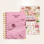 Agenda espiral Planifesting 2027 rosa "Aprendiendo a vivir en calma" con libro de stickers Diseñando mi vida soñada